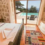 Likya House - Deniz Ve Doga Manzarali, Havuzlu *
