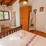 Likya House - Deniz Ve Doga Manzarali, Havuzlu *