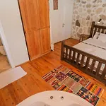 Likya House - Deniz Ve Doga Manzarali, Havuzlu